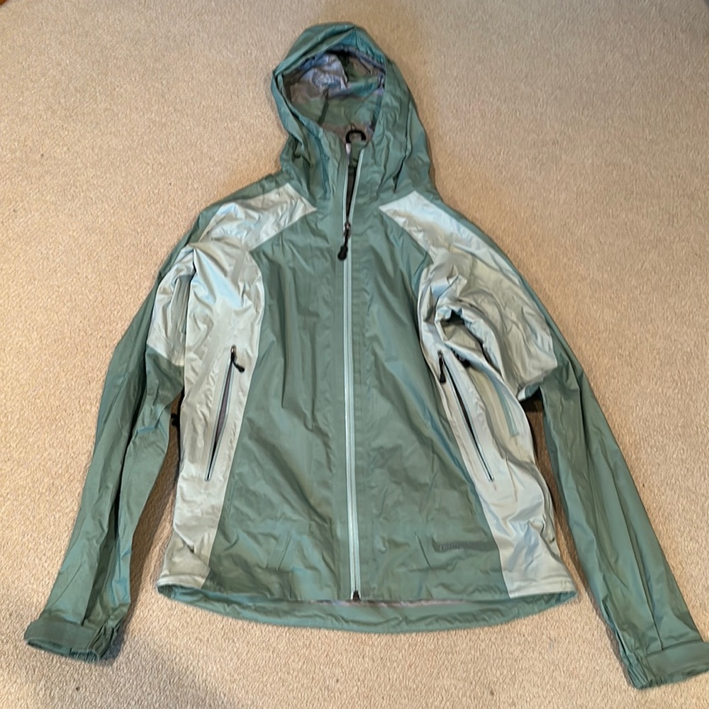 Patagonia women’s rain coat